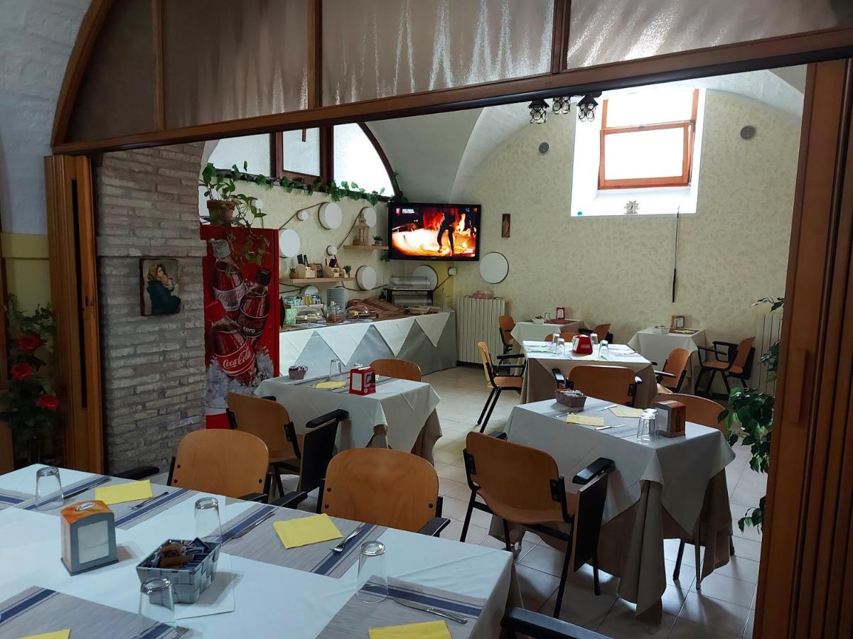 Domus Pacis Santa Chiara Casa Per Ferie Hotell Loreto Exteriör bild