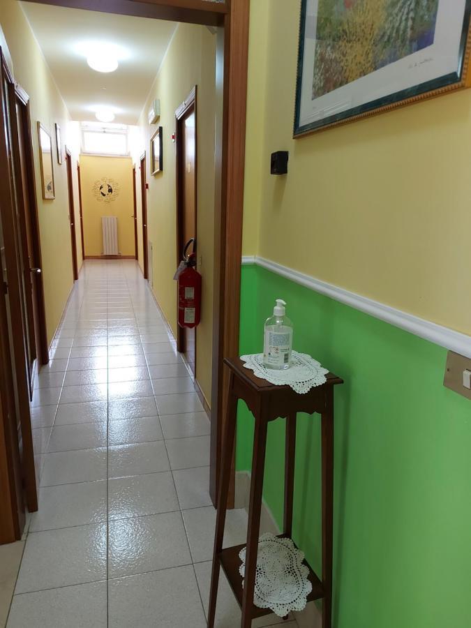 Domus Pacis Santa Chiara Casa Per Ferie Hotell Loreto Exteriör bild